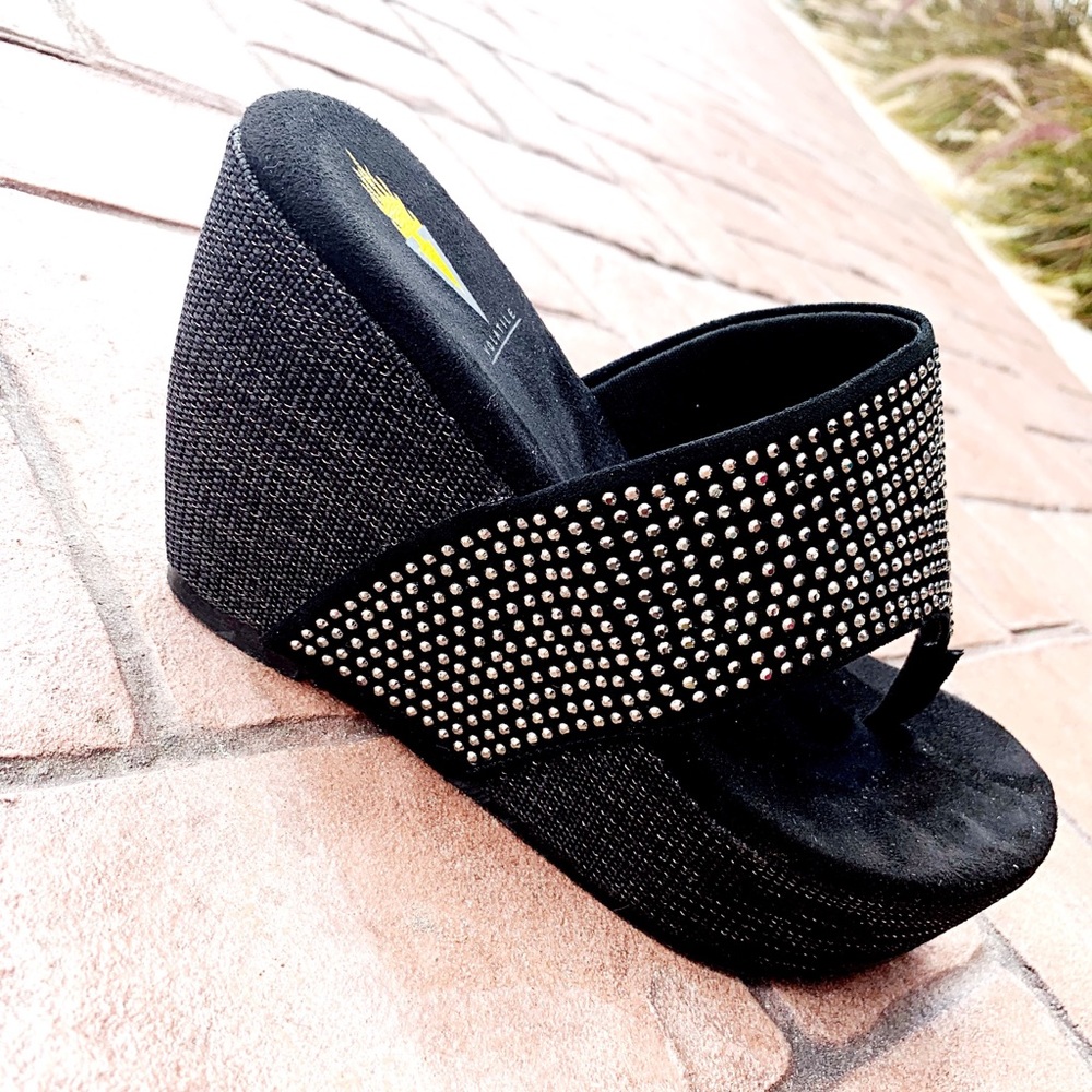 Black Majestic Volatile Wedges. LAST PAIR!